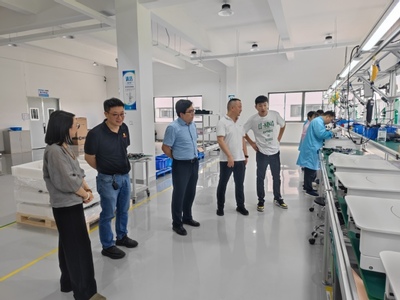 光學(xué)與電子信息學(xué)院與蘇州思道爾新能源科技簽訂實(shí)踐教學(xué)和就業(yè)實(shí)踐雙基地